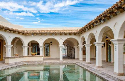 The Pond Estate by Avantstay Maximalist Designer Compound w/ 2 Casitas, Indoor + Outdoor Pools, Tennis Court, & Gorgeous Mountain Views 12k Sqft - Foto 17