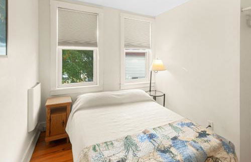 East end. Walk to food, beer and downtown fun. - Photo 9