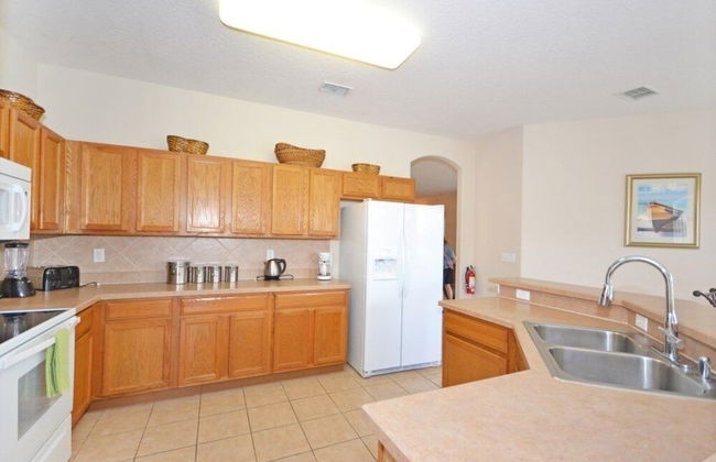 Corvina Villa 5 Bedroom Home by RedAwning - Photo 13