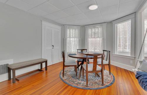 West Hartford Center- Charming New England Apt - Foto 6