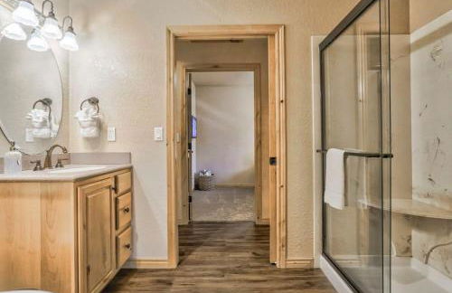 2BR Cottage with outdoor seating near Hiking & DT - Foto 21