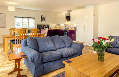 Off grid chalet . HOT TUB & SAUNA. Kid friendly. - Photo 17