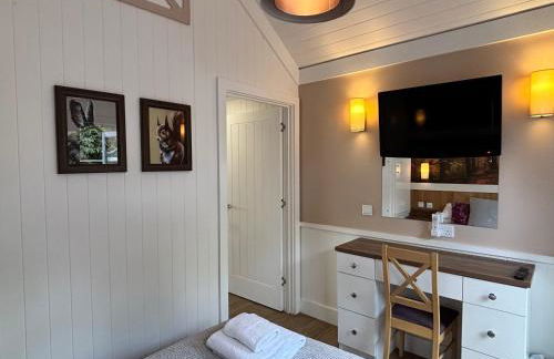 Fox Lodge with Hot Tub - Foto 9