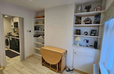 Isle of Wight Gem Cozy 2BR in Ryde - Photo 8