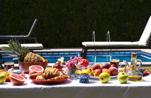 VILLA NABRISA MARBELLA, 5 BEDROOM, PRIVATE POOL, GARDEN, BBQ - Foto 11