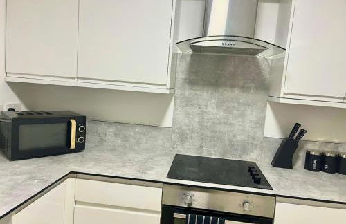 Ibiza Royale -Sleeps 6-Free Parking -Wi-Fi - Foto 2