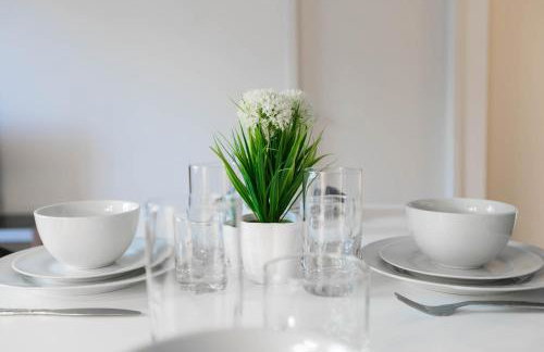 Fully Furnished 1BR in Murray Hills - Foto 10