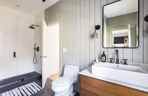 Joels Lane by Rove Travel - Home with Heated Pool, Sauna, Gym - Foto 15