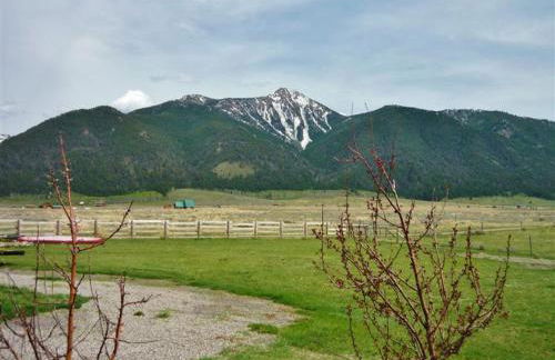 Cozy Immaculate Cabin - Peaceful Retreat! - Foto 26