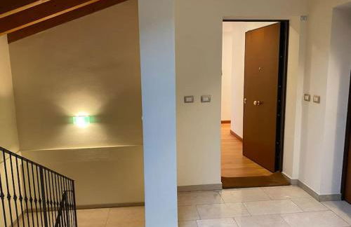 Interno 8 appartamento con box auto privato gratuito - Foto 3