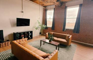 420 friendly Artsy walk Riverfront Loft King Bed - Foto 22