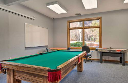 Relaxing Lincoln Condo with Fireplace and Shuttle - Foto 34