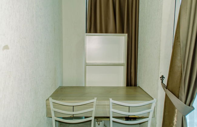 Homey And Warm Studio Room At Tifolia Apartment - Foto 13