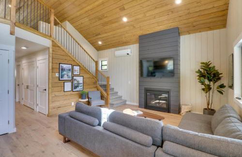 Lakeside Cabin with Hot Tub 3 Mi to Flathead Lake! - Foto 5