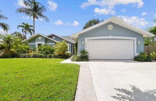 Florida house, 4br 2bt with private pool oasis - Photo 11