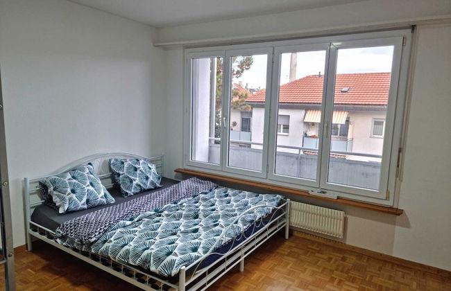 Entire Flat Close to Airport, Train, Center for 7 - Foto 1