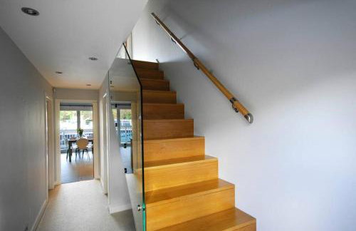 The Oars - Riverfront Property - From 300 Per Night - Foto 6