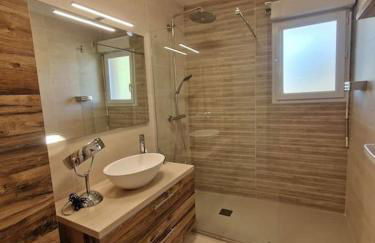 Spacieux et élégant T3 en bord de mer - Foto 16