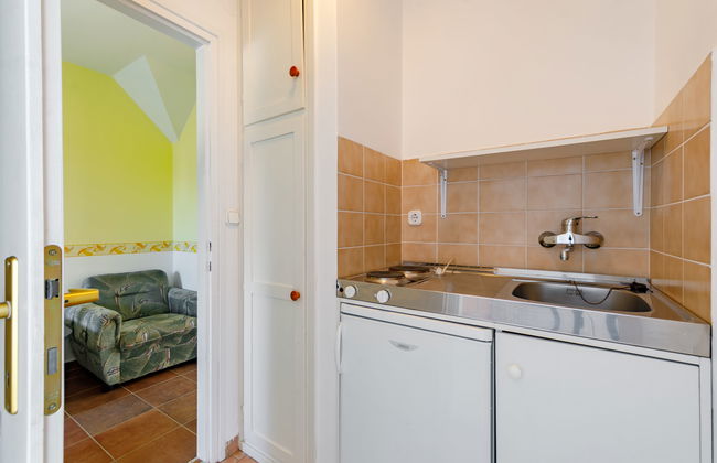 4 bedroom House in Balatonszárszó with private pool and garden - Photo 14