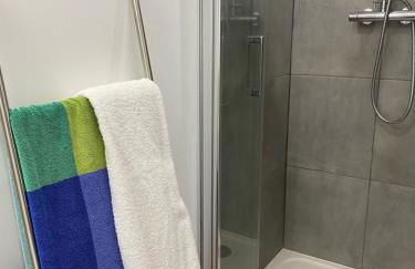 Superbe Chambre parentale avec salle de bains privée et WC privés, wifi, cuisine - Foto 15
