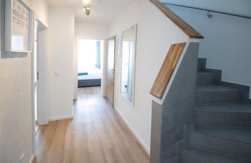 CASA8070 - Exklusive große Maisonette-Wohnung 91 qm für Familien, Gruppen, Geschäftsreisende, inklusive Parkplatz, WLAN, Kaffee und Tee, voll ausgestattet für 1 bis 9 Personen, zentrumsnah an der Autobahn A9 Ingolstadt-Süd - Photo 17