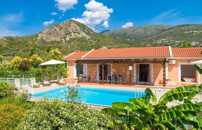 Villa Peach Large Private Pool Walk to Beach Sea Views A C Wifi Car Not Required - 2181 - Foto 29