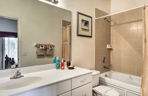 Kissimmee Condo with Resort Perks - 5 Mi to Disney! - Foto 15