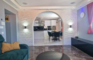 Apartment Casa Lumina - 5 minutes to the airport - Foto 45