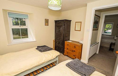 West Lodge 3 bedrooms, near golf course and river - Photo 2