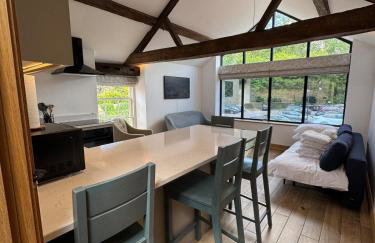 The Menagerie - Photo 8