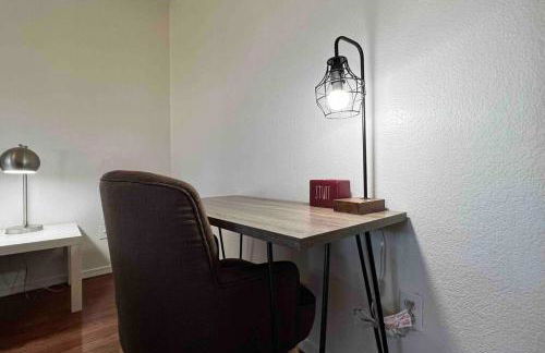 Cozy 3 Bedrooms Town home in Chandler with community pool - Foto 8