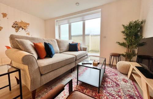 Families, Contractors, BIG bedrooms and Secure parking - Foto 4