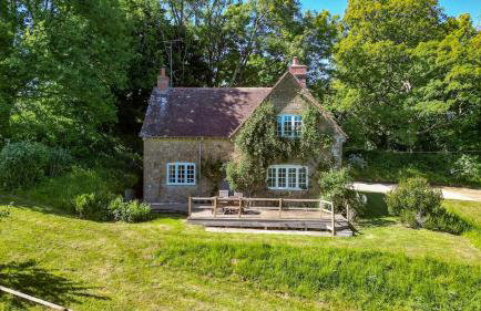 Luxury 2 Bed Woodland Cottage on Rewilding Estate - Foto 1