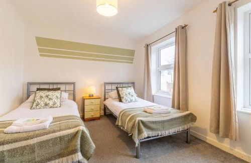 NEW! 2BR House in Leamington Spa by Clarendon Stays , Ideal for Professionals, Free Parking, WiFi, Smart TV! - Foto 14