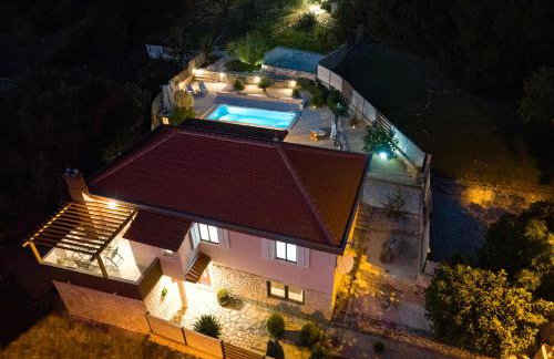 Villa Gabriel - Photo 1