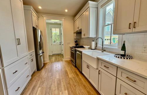 Wharf Street Coastal Escape - 3BR Old Town Luxury - Photo 3