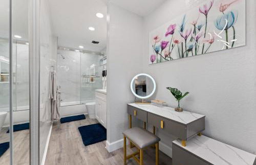 Searenity Suite- Peekaboo Ocean view 1 min walk to Beach - Photo 19