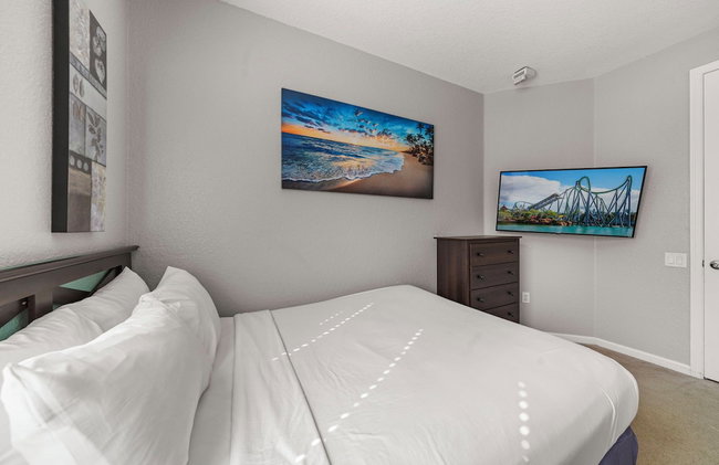 Lakefront Luxury - Photo 65