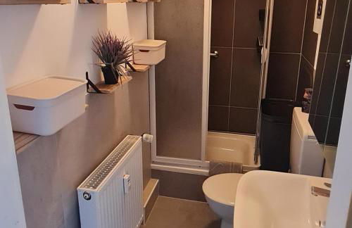 Moderne, zentral gelegene 2-Zimmer-Wohnung für 4 Personen, ideal für Monteure, Messegänger und Touristen - Foto 5