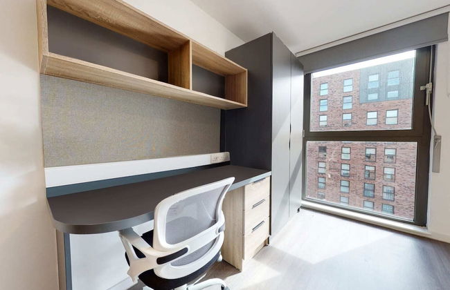 For Student Only Canvas Glasgow - Photo 7