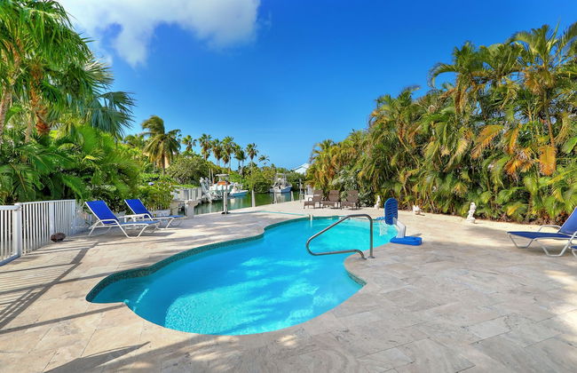 Waterfront Luxury Home With Pool And Boat Dock 3 Bedroom Home by RedAwning - Foto 19