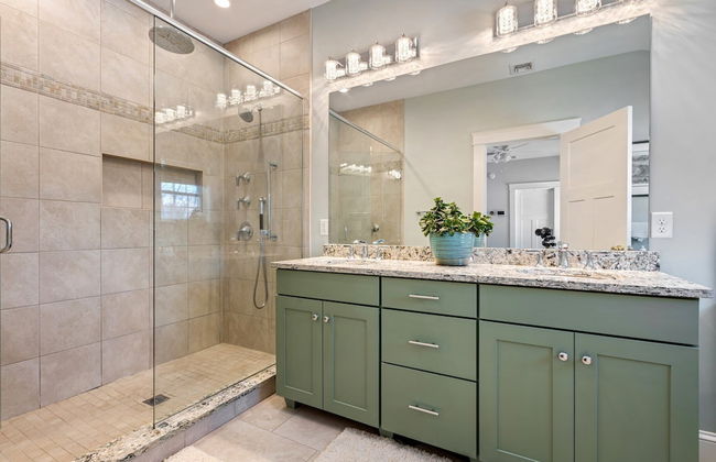 Golf-front Personal Arcade Hot tub Outdoor Kitchen - Photo 26