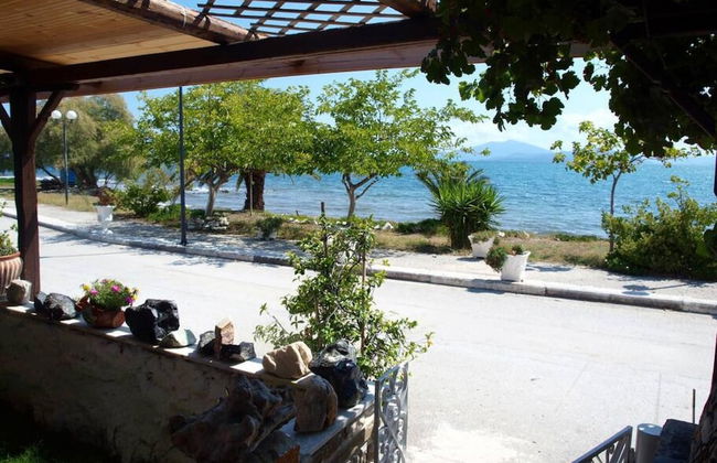 Alonaki Seafront Cottage - Foto 1