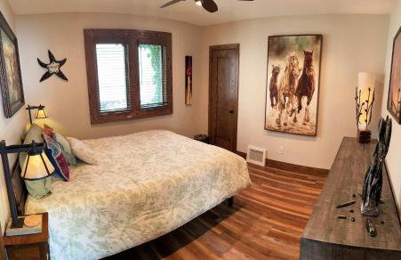 6-Bedroom Tudor in the Downtown Historic District - Foto 17