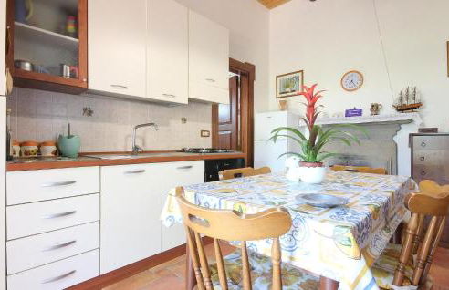 Nice Apartment In Serramezzana With Wifi - Photo 4