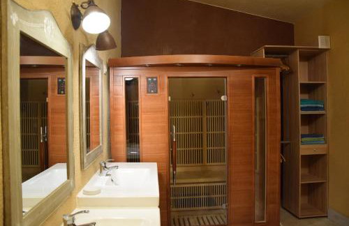 Gîte le Safranier Maison ancienne avec piscine couverte et chauffée - Foto 13