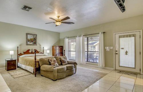 Pool and Game Room Waterfront Harlingen Home - Foto 20