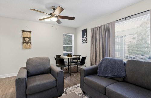 New Seasonal Comfort near USC and Riverwalk Trails - Foto 14