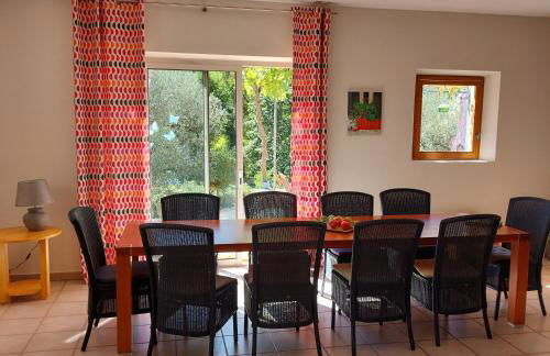 Freundliches Haus mit Pool und großem Garten - Foto 14