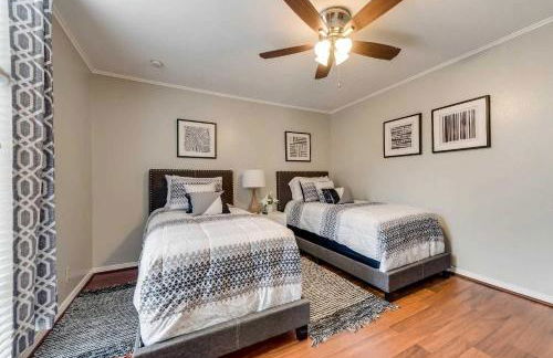 Stylish Furn 3BD Condo Six Flag Grand Prairie GP64A - Foto 2